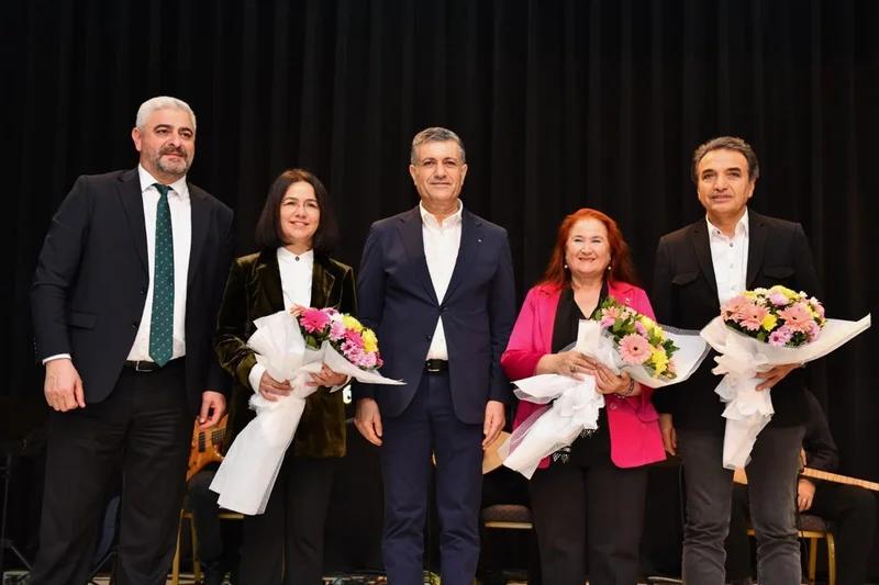 asik-veysel-esenyurtta-anildi