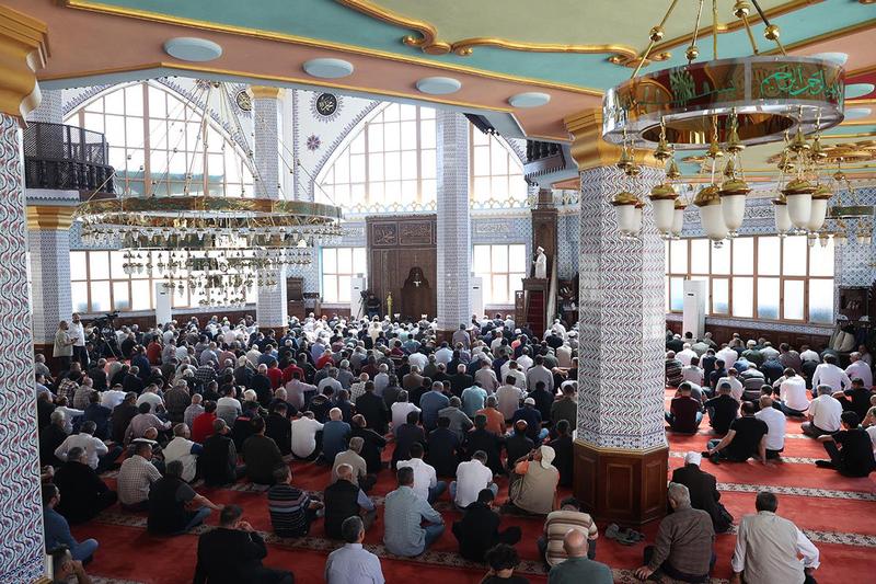 namaz-kilma-arastirmasinda-akp-yi-uzecek-sonuclar